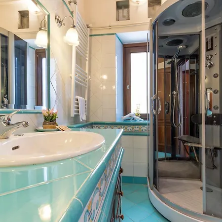 Calm - Center 아파트